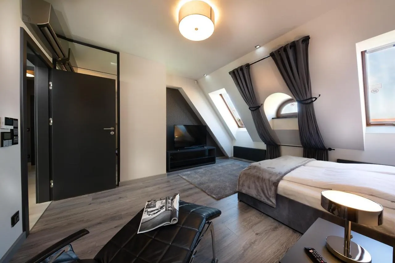 Aparthotel New Lux Breslavia