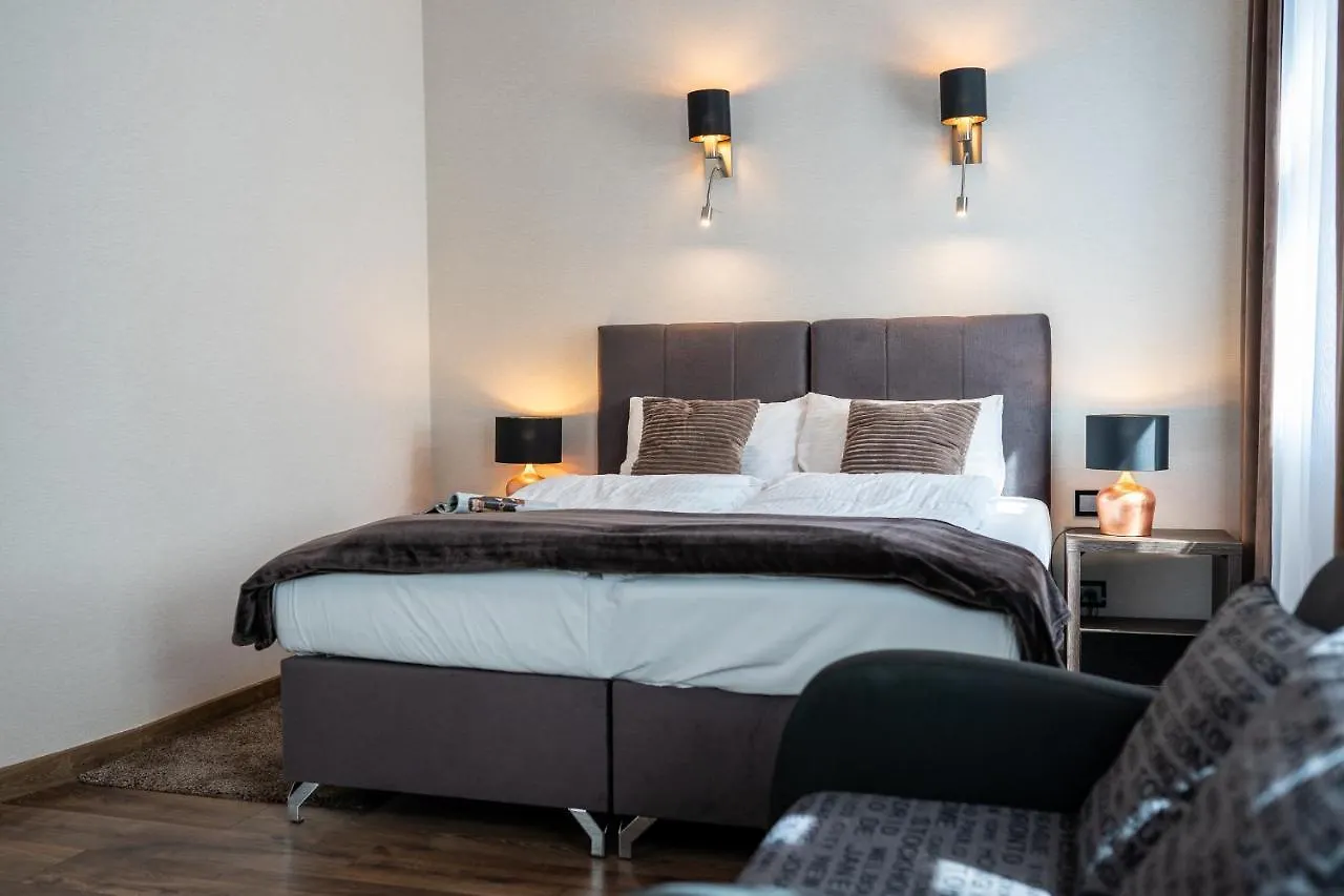 Aparthotel New Lux Breslavia