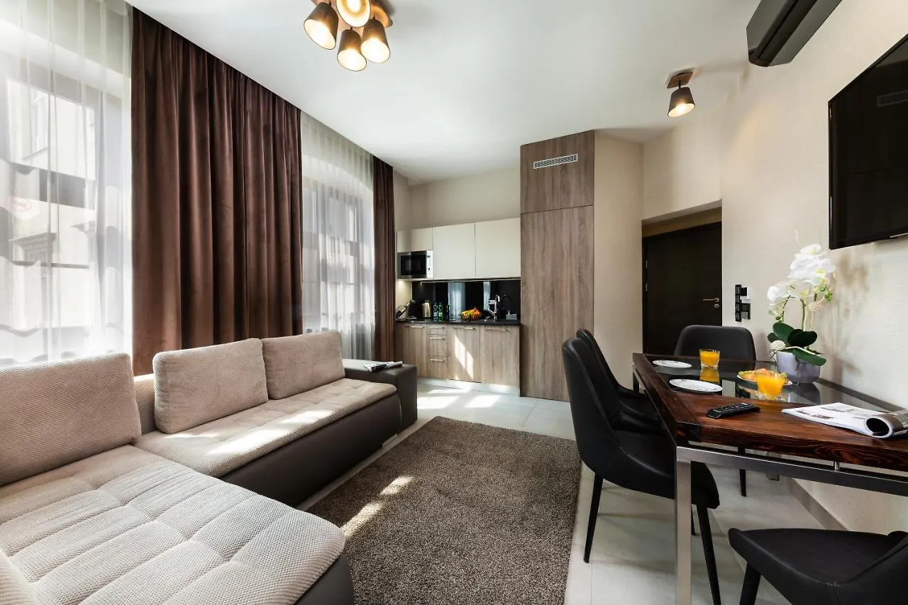 Aparthotel New Lux Breslavia