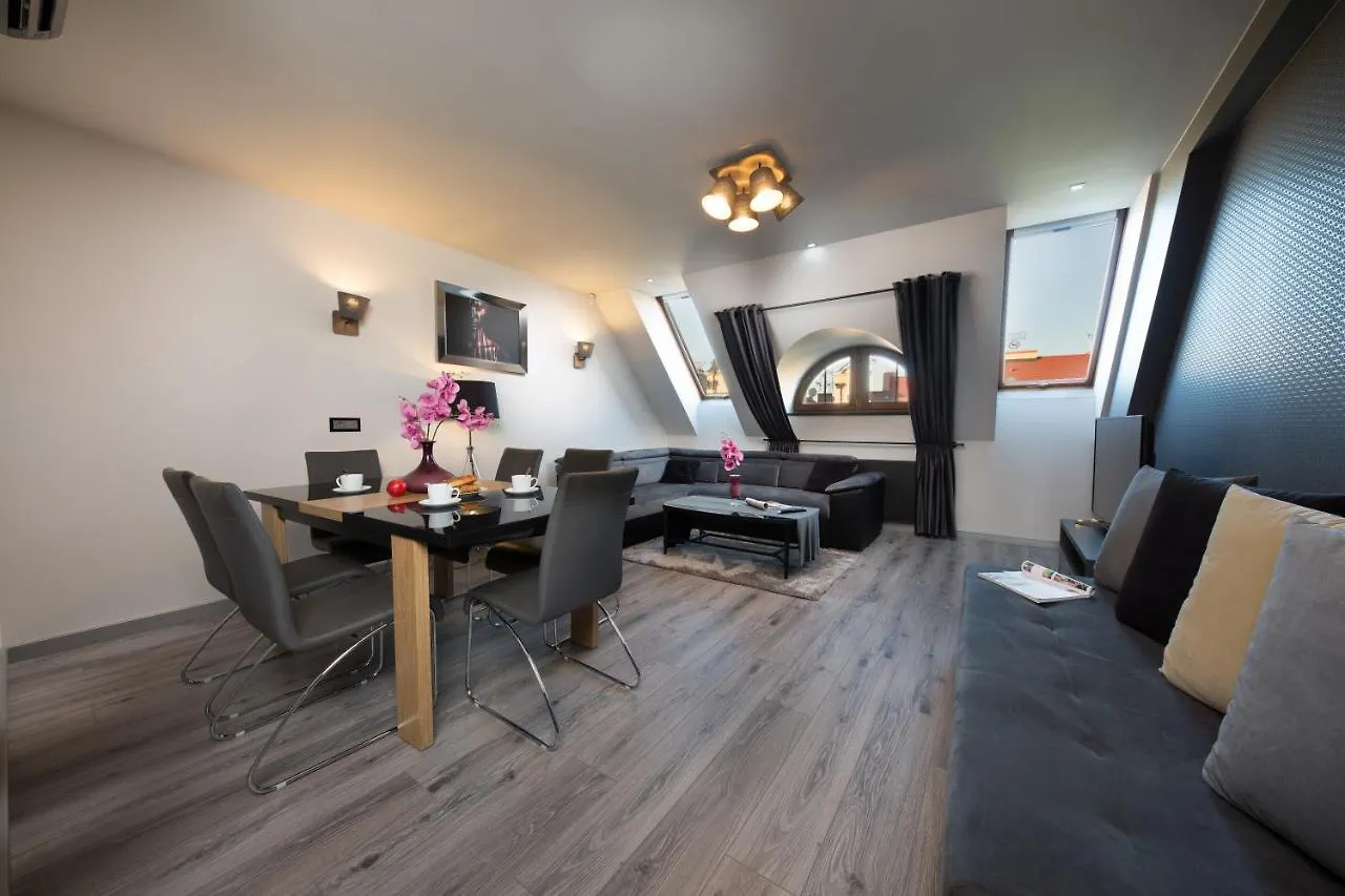 Aparthotel New Lux Breslavia