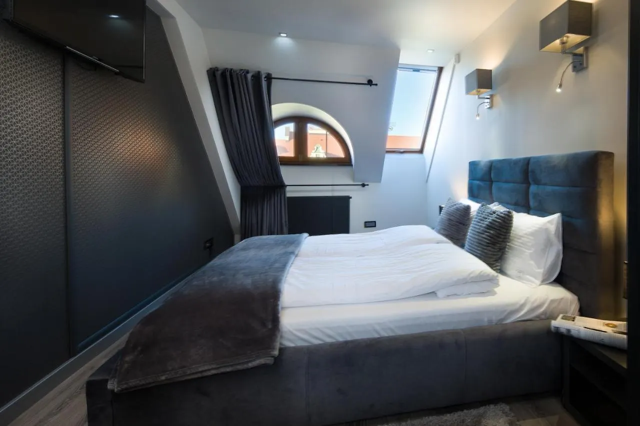 Aparthotel New Lux Breslavia