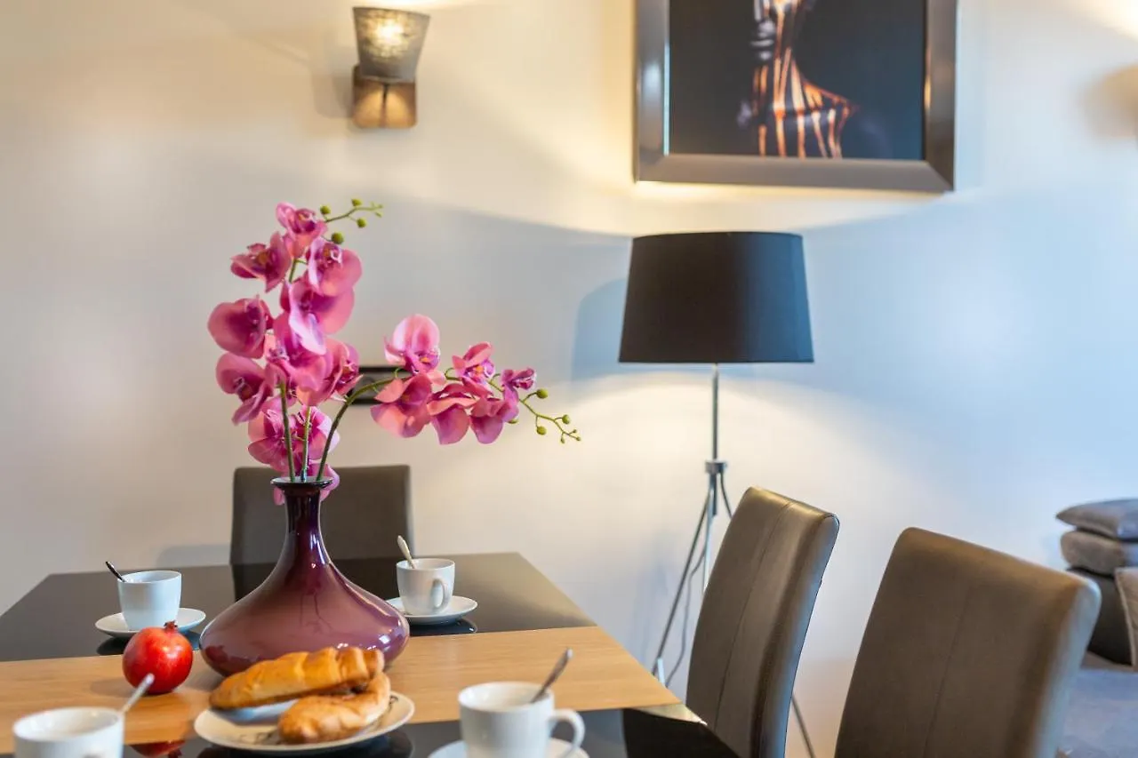 Aparthotel New Lux Breslavia